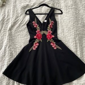 Twik rose plunge dress | size medium